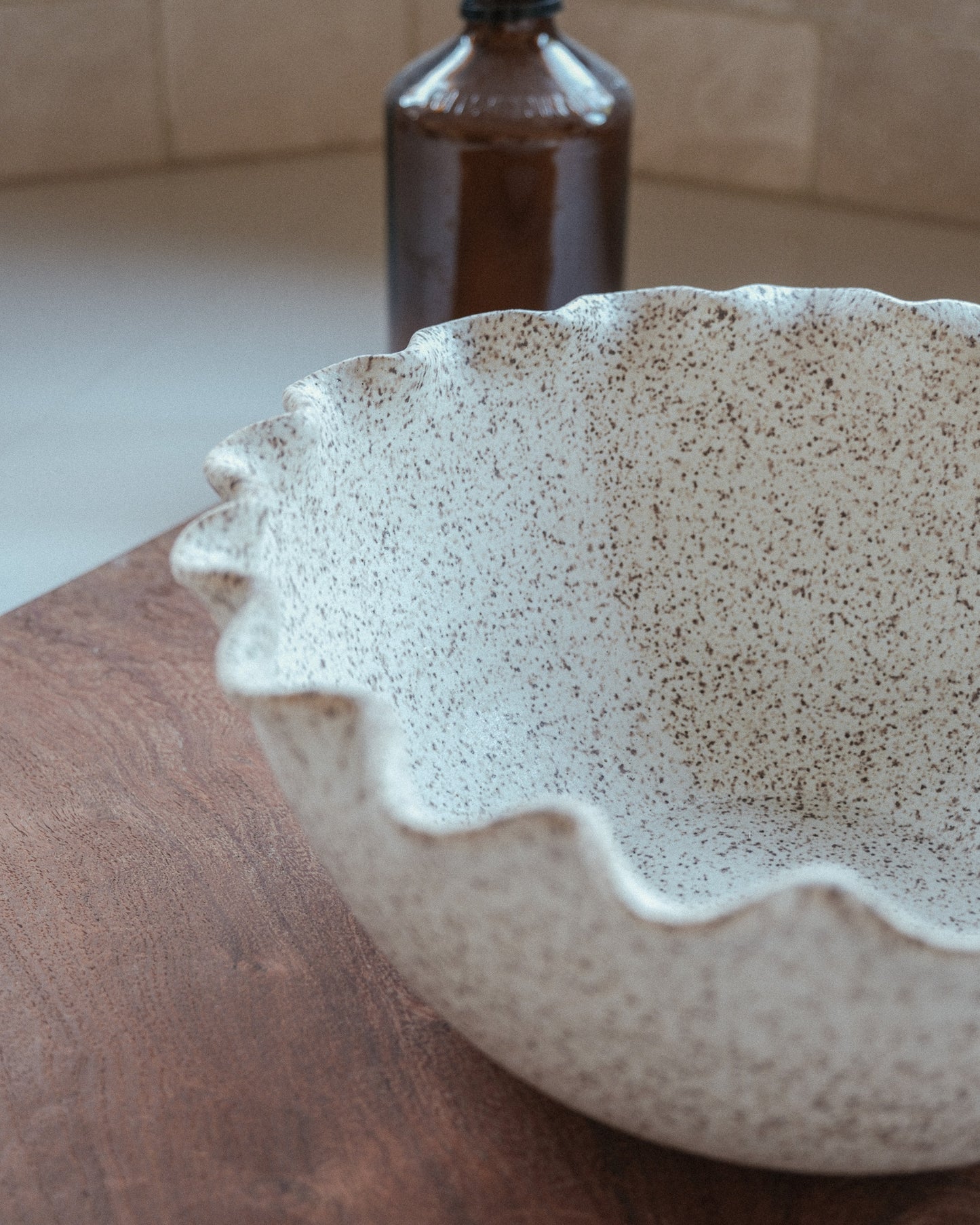 Speckled Ruffle Rim Bowl - Large